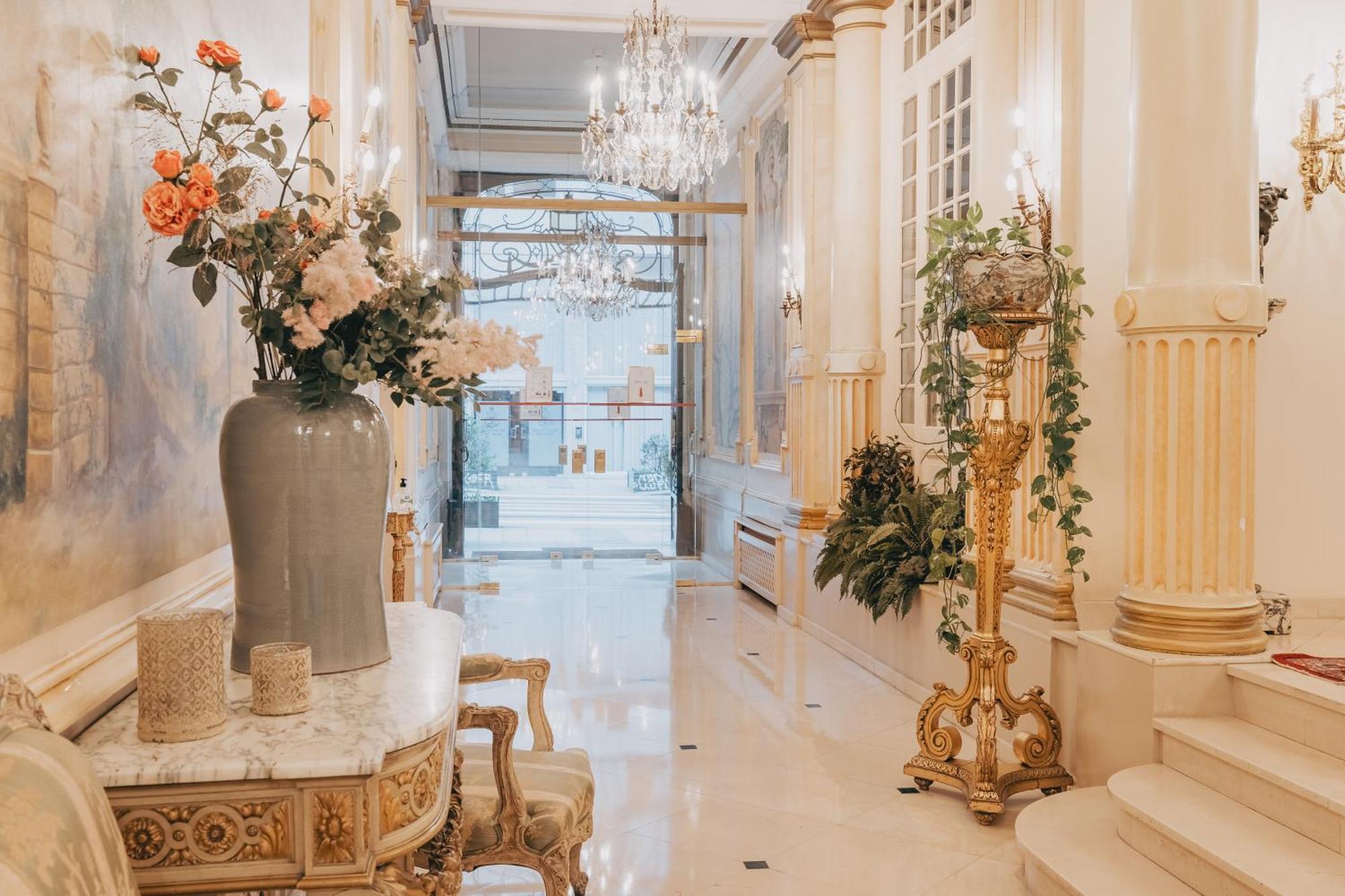 โรงแรมมาโนส พรีเมียร์ Saint-Gilles ภายนอก รูปภาพ